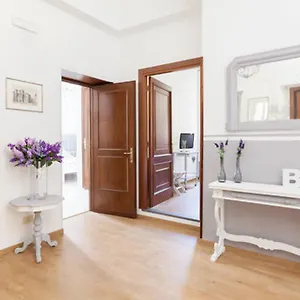 Domus Merulana Frühstückspension Rom